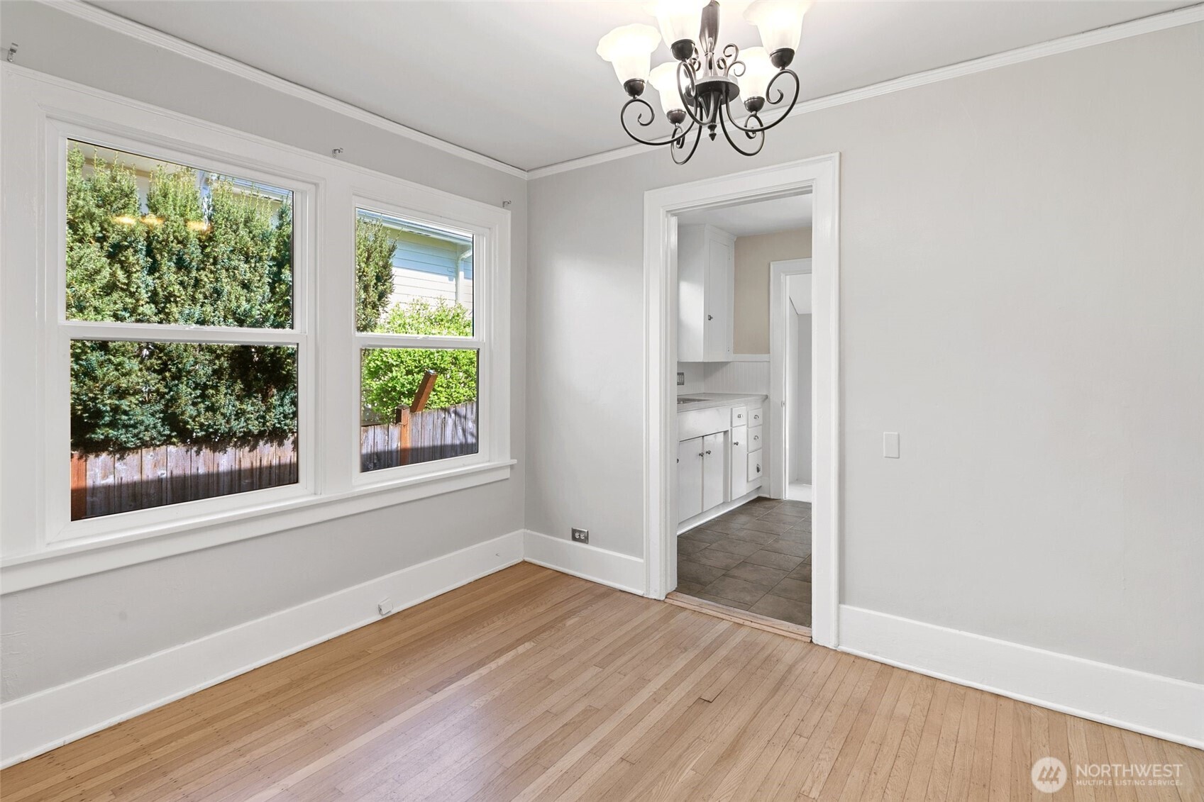 5718 25th Avenue Northeast Seattle, WA 98105 - Photo 23 of 40