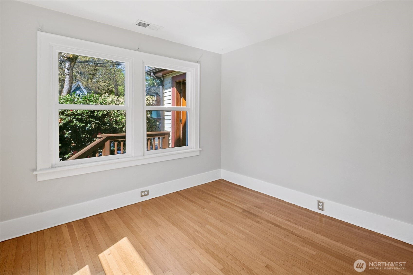 5718 25th Avenue Northeast Seattle, WA 98105 - Photo 26 of 40