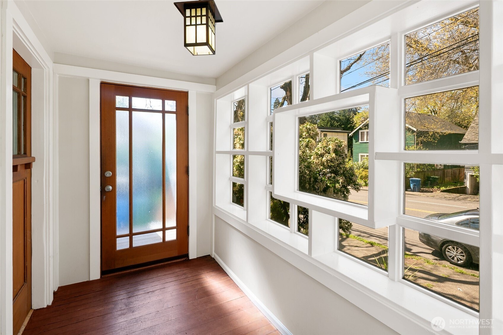 5718 25th Avenue Northeast Seattle, WA 98105 - Photo 6 of 40