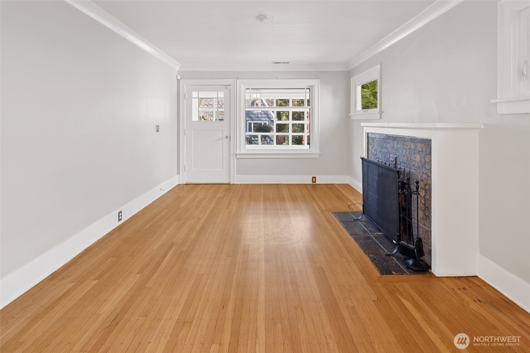 5718 25th Avenue Northeast Seattle, WA 98105 - Photo 10 of 40