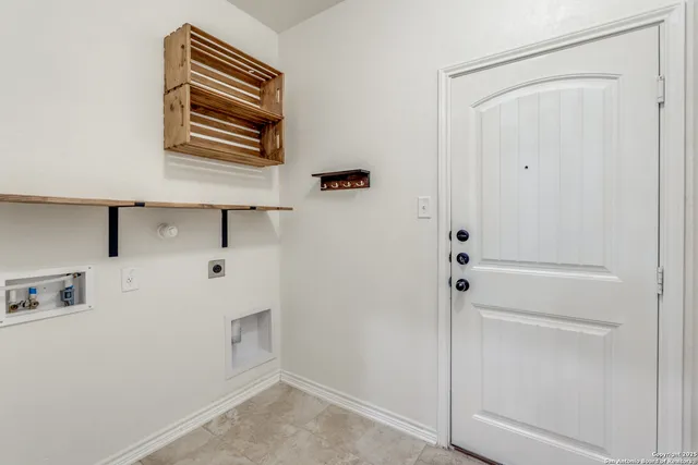 $1,695 | 1999 Wind Chime Way, New Braunfels, TX 78130