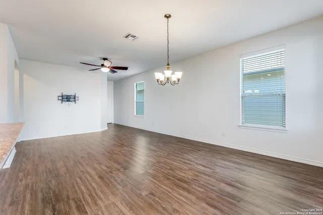 $1,695 | 1999 Wind Chime Way, New Braunfels, TX 78130