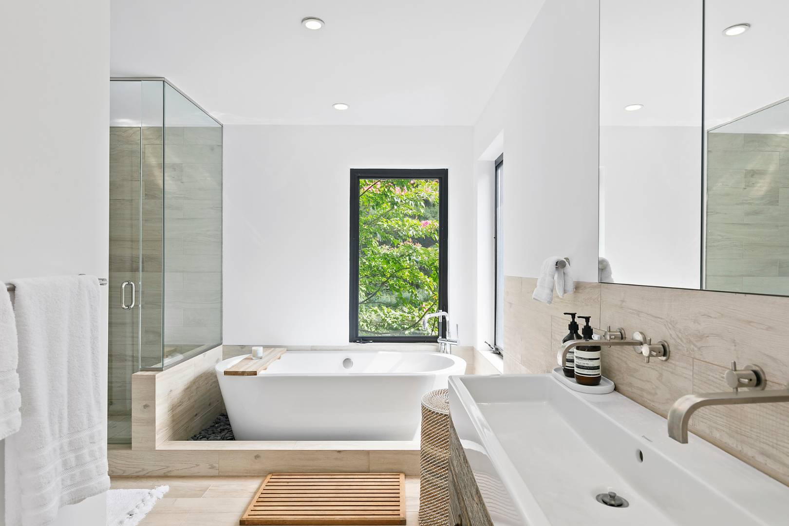 125 Sea Farm Lane Bridgehampton, NY 11932 - Photo 8 of 16