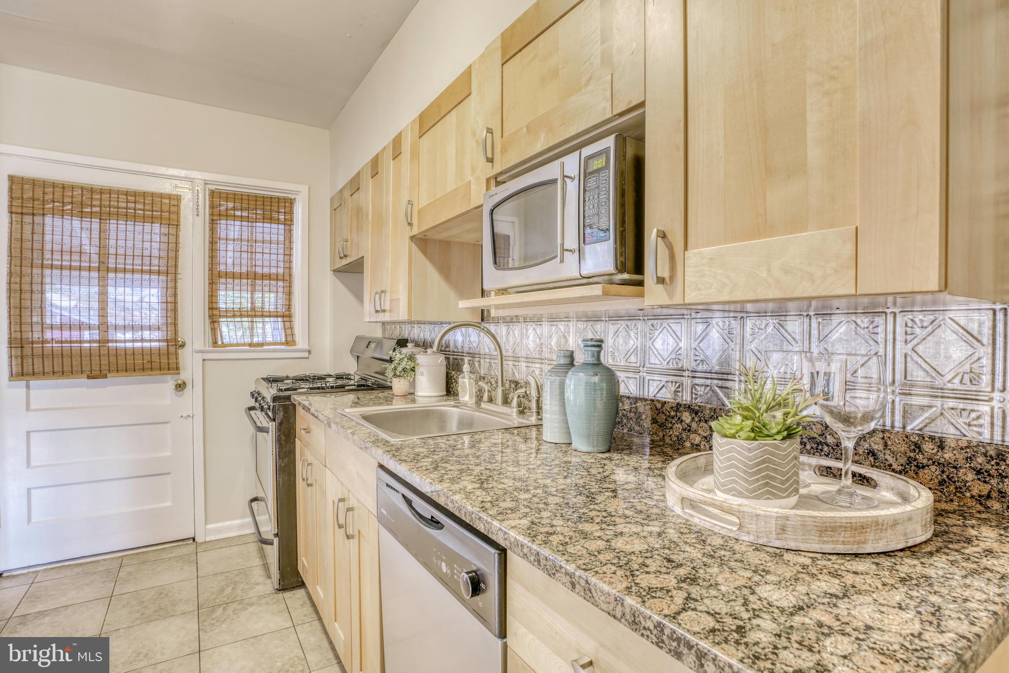 8071 Wallace Road Baltimore, MD 21222 - Photo 14 of 33