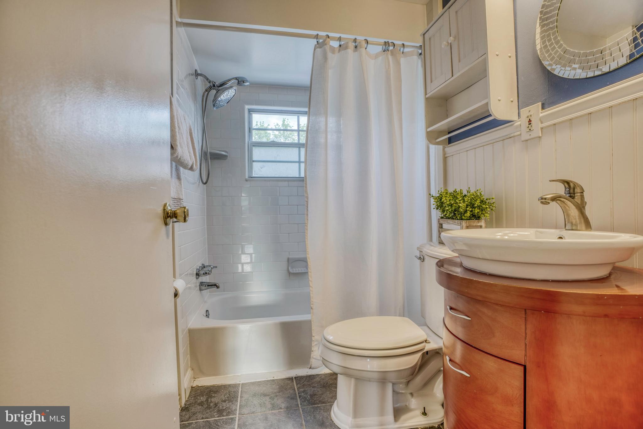 8071 Wallace Road Baltimore, MD 21222 - Photo 23 of 33 Updated Full Bathroom