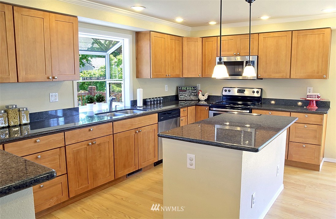 14835 Southeast 114th Street Renton, WA 98059 - Photo 4 of 23 Gallery Image 4