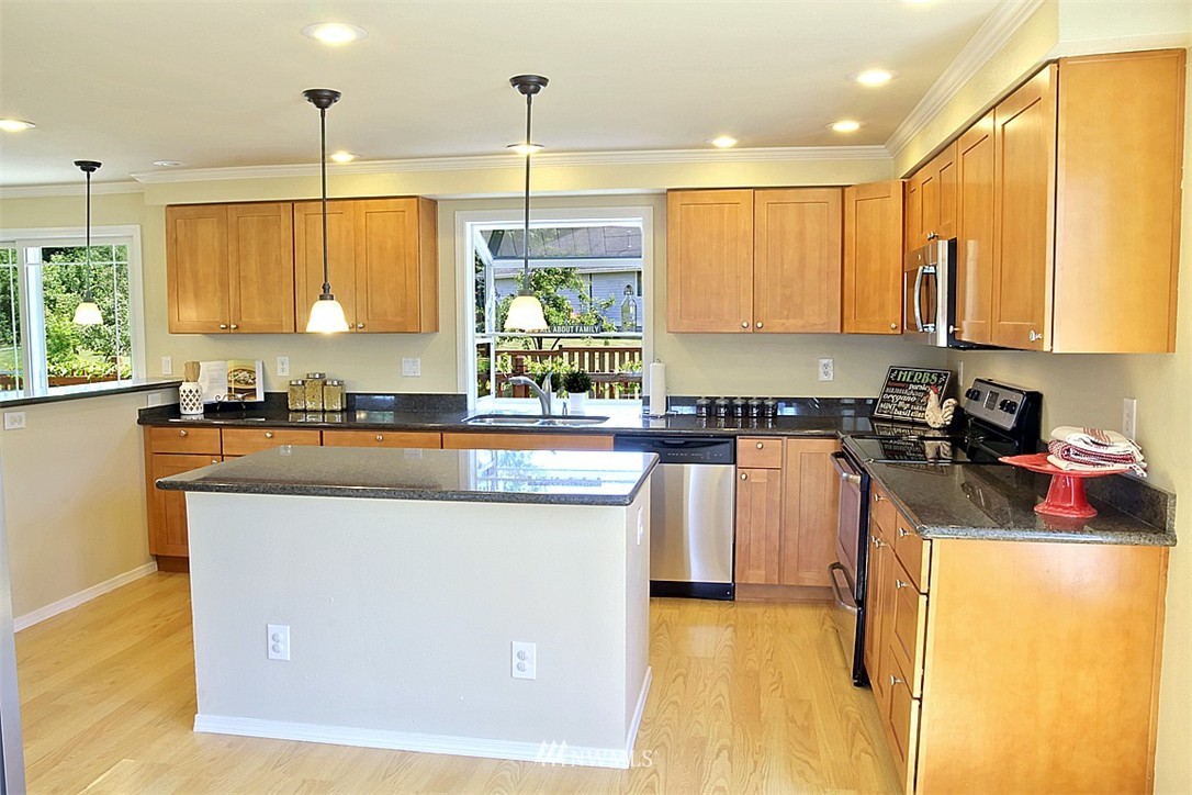 14835 Southeast 114th Street Renton, WA 98059 - Photo 5 of 23 Gallery Image 5