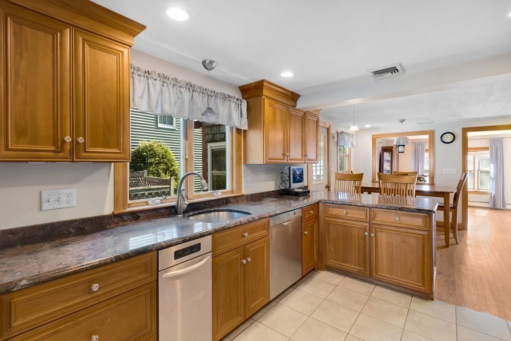61 Dobson Road Braintree, MA 02184 - Photo 8 of 26 Gallery Image 8