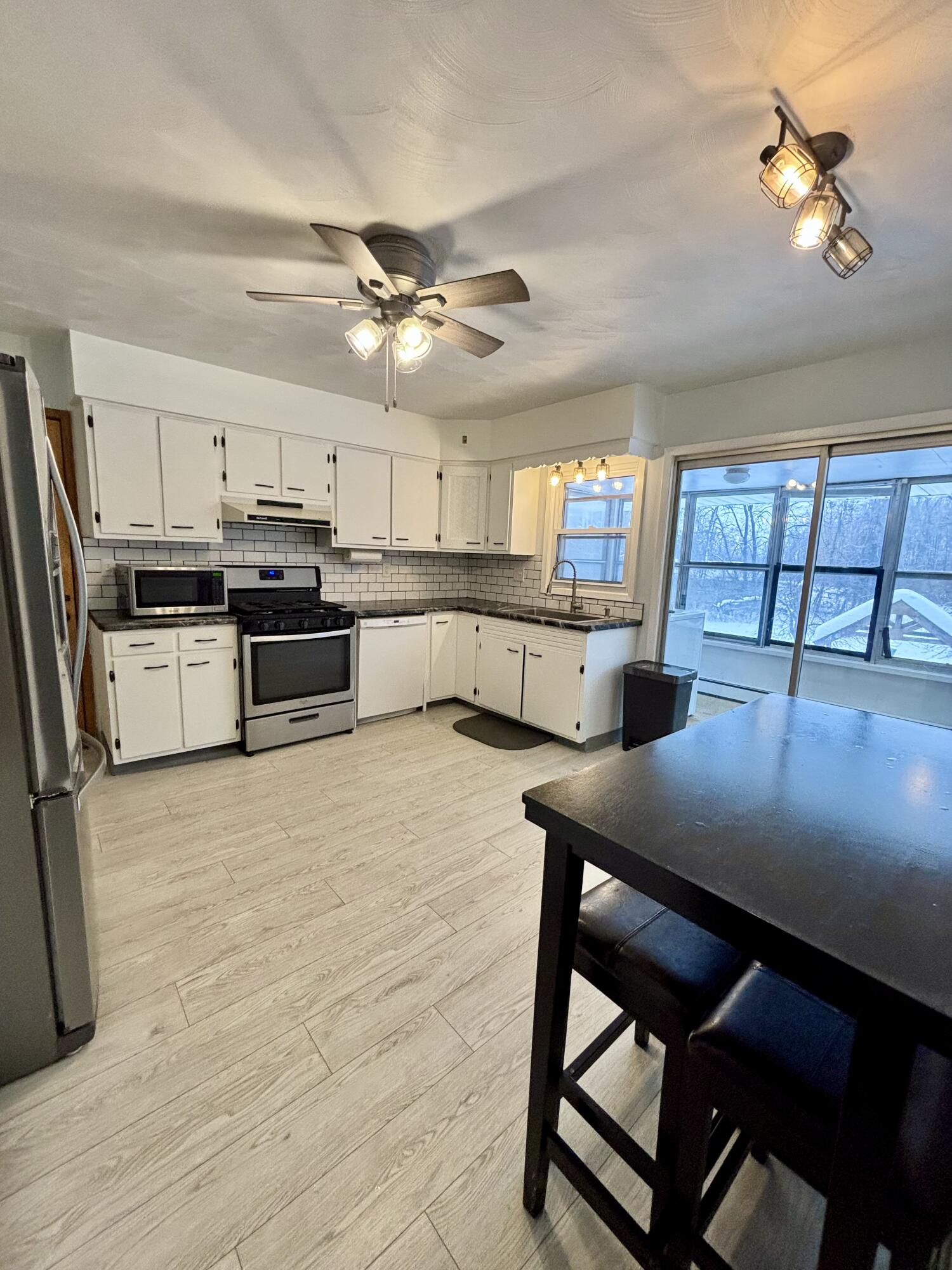 3975 Mc Arthur Road Jackson, MI 49203 - Photo 7 of 18 IMG_0088