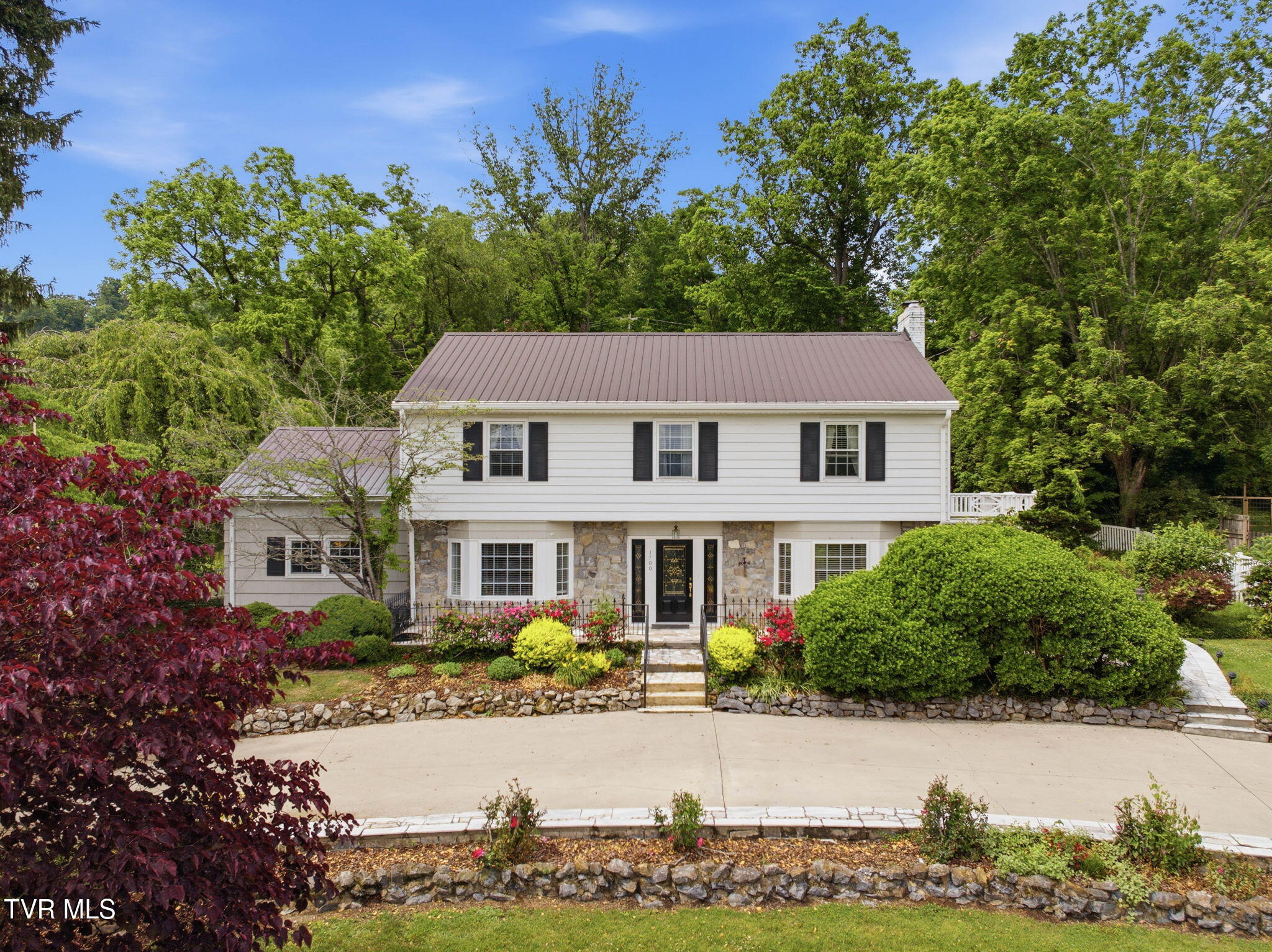 1-web-or-mls-1700 Overhill Rd-1