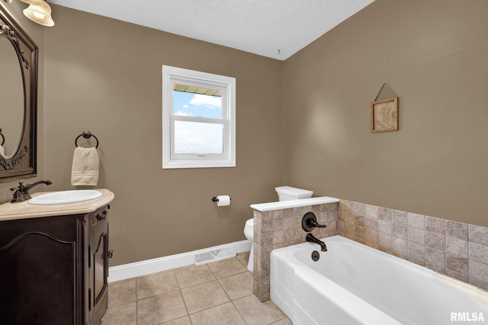 308 South Seventh Avenue Morton, IL 61550 - Photo 18 of 33