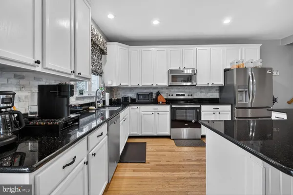 $845,000 | 5153 Ballycastle Circle, Alexandria, VA 22315