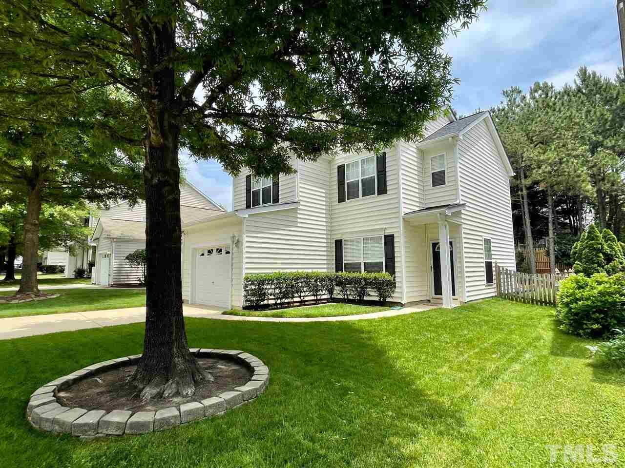 8408 Whisper Ridge Place Raleigh, NC 27613 - Photo 2 of 26