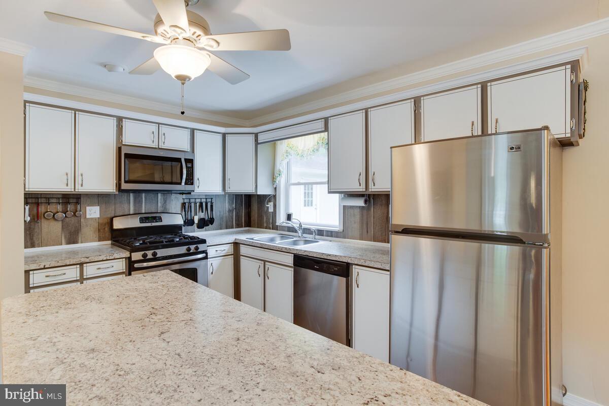 824 Windsor Road Arnold, MD 21012 - Photo 10 of 45 824 Windsor Rd-bright kitchen island prep area