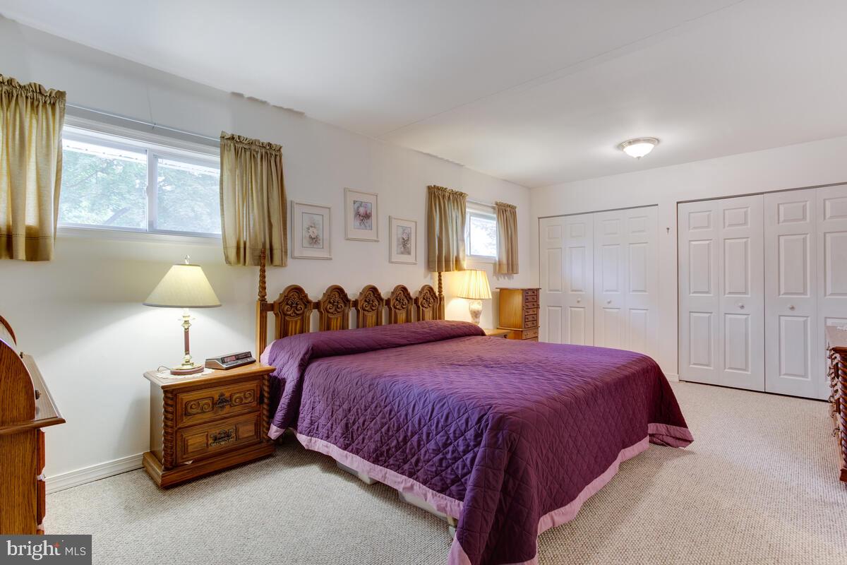 824 Windsor Road Arnold, MD 21012 - Photo 19 of 45 824 Windsor Rd-spacious primary bedroom