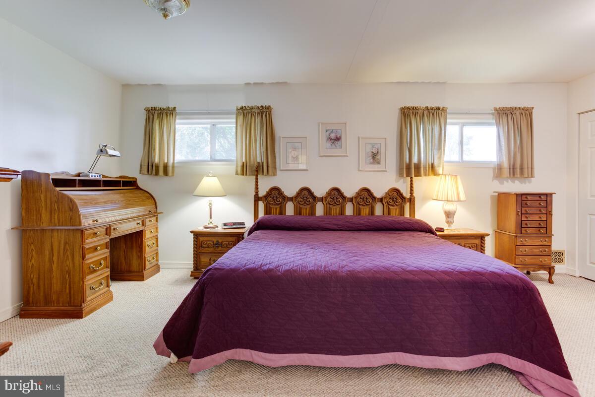 824 Windsor Road Arnold, MD 21012 - Photo 21 of 45 824 Windsor Rd-primary bedroom with 2 lg closets