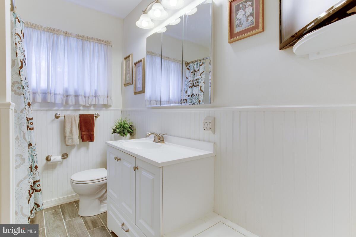 824 Windsor Road Arnold, MD 21012 - Photo 22 of 45 824 Windsor Rd-main level full bath