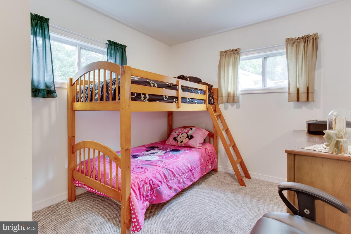 824 Windsor Road Arnold, MD 21012 - Photo 24 of 45 824 Windsor Rd-main level second bedroom
