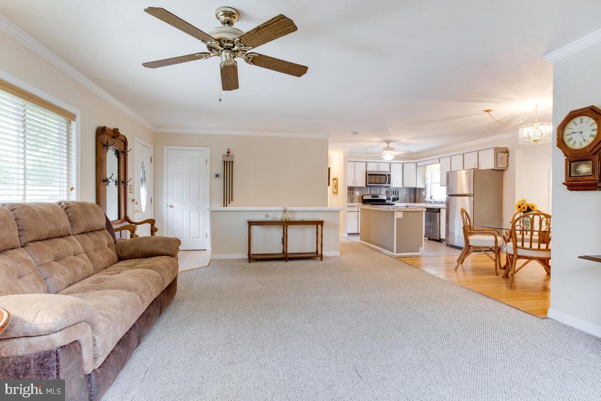 824 Windsor Rd-living room
