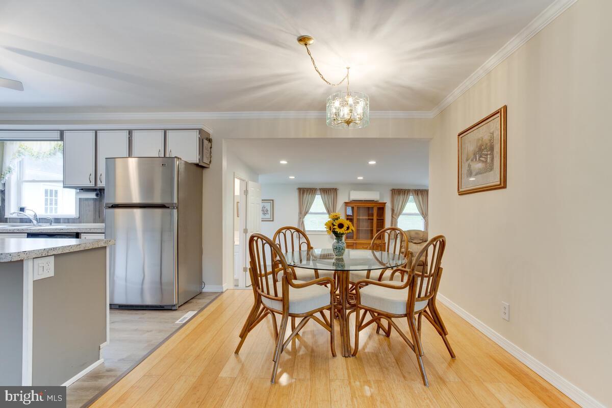824 Windsor Road Arnold, MD 21012 - Photo 8 of 45 824 Windsor Rd-dining/kichen/family from living