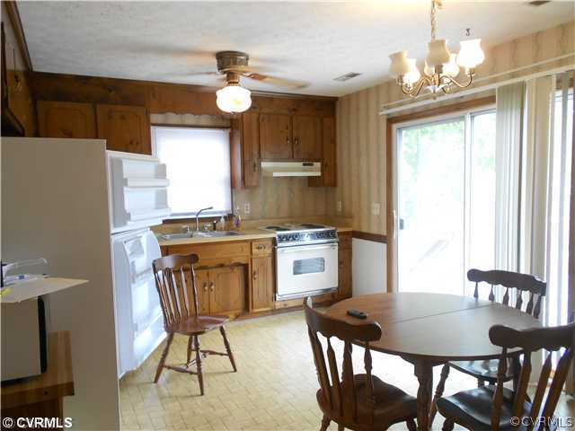 13717 Willowynde Road Chester, VA 23836 - Photo 3 of 3 Gallery Image 3
