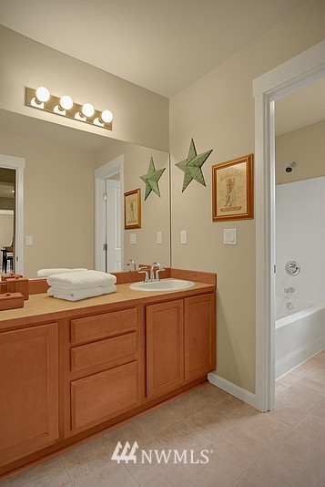 5607 Northeast 8th Street Renton, WA 98059 - Photo 14 of 15 Gallery Image 14