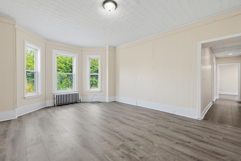 230 Pleasant Street Worcester, MA 01609 - Photo 5 of 41