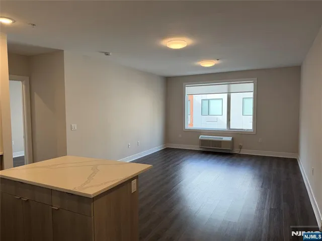 $3,895 | 470 Main Street, Unit 604, Fort Lee, NJ 07024