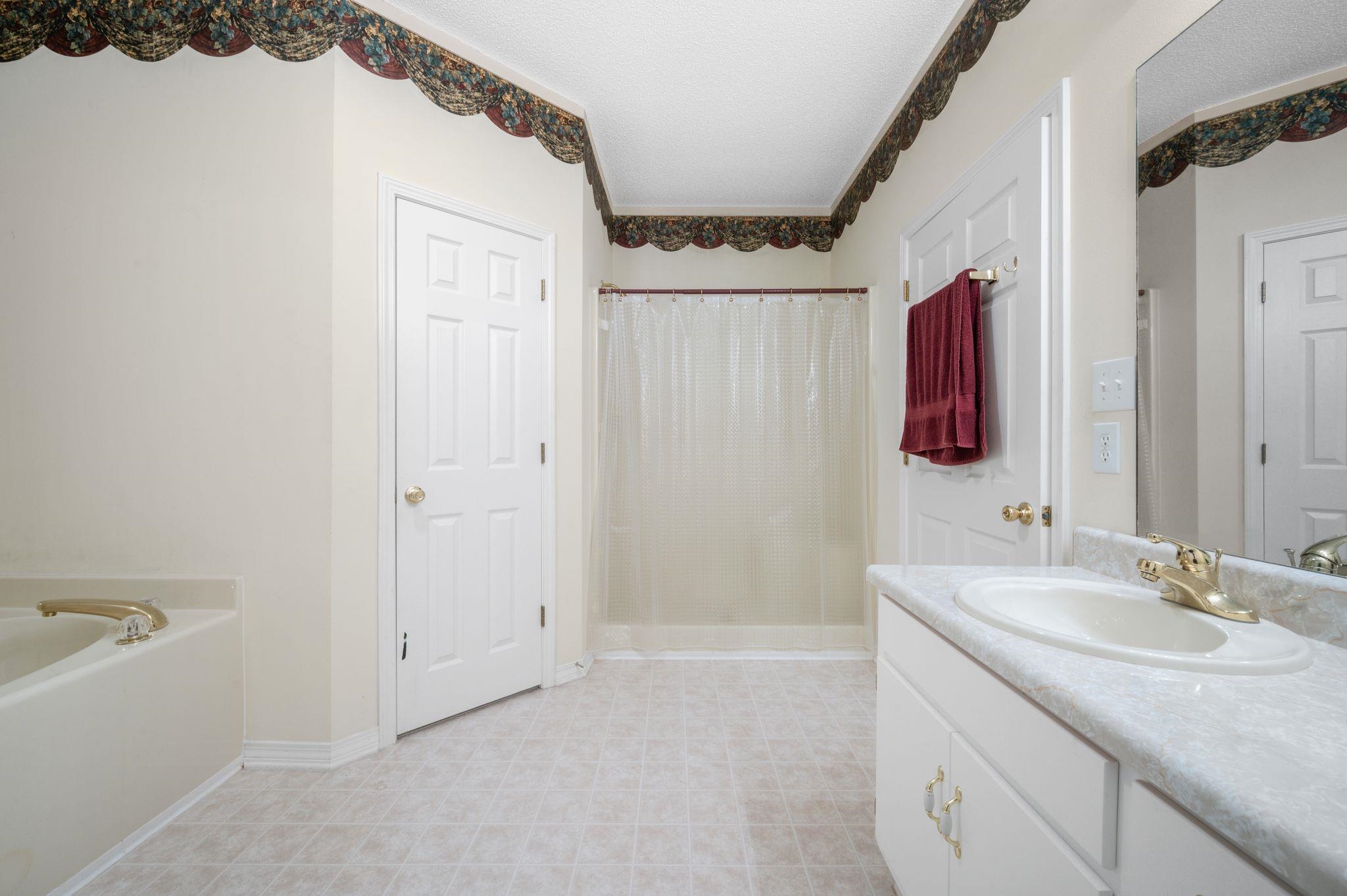 702 Rachel Drive Bay Minette, AL 36507 - Photo 20 of 35 Bathroom