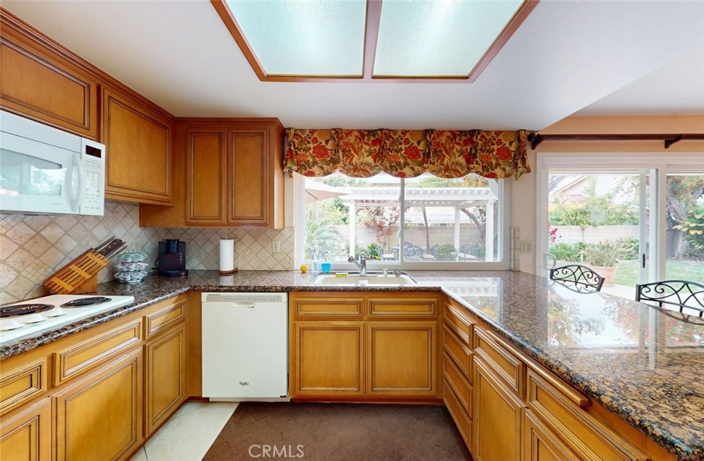 9901 Westhaven Circle Westminster, CA 92683 - Photo 12 of 41