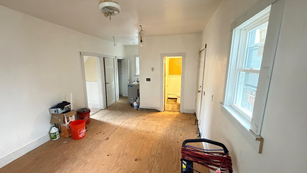 9-11 Barclay Street Worcester, MA 01604 - Photo 10 of 20