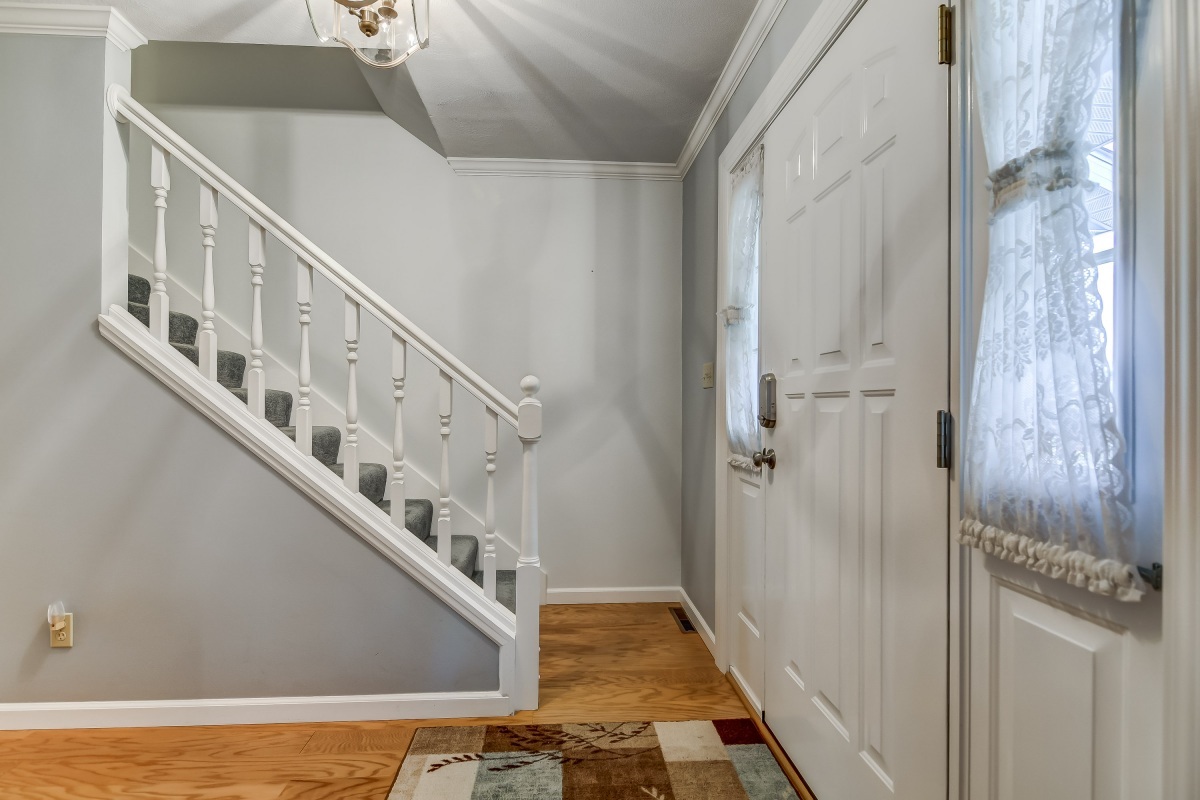 2917 Mill Point Court Springfield, IL 62704 - Photo 3 of 50 Gallery Image 3