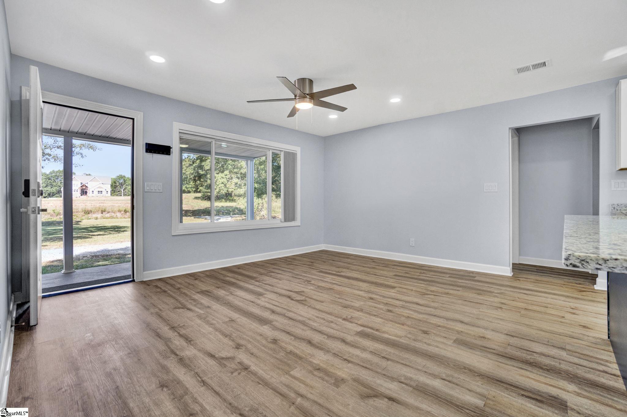 690 Cooper Bridge Road Fountain Inn, SC 29644 - Photo 13 of 37
