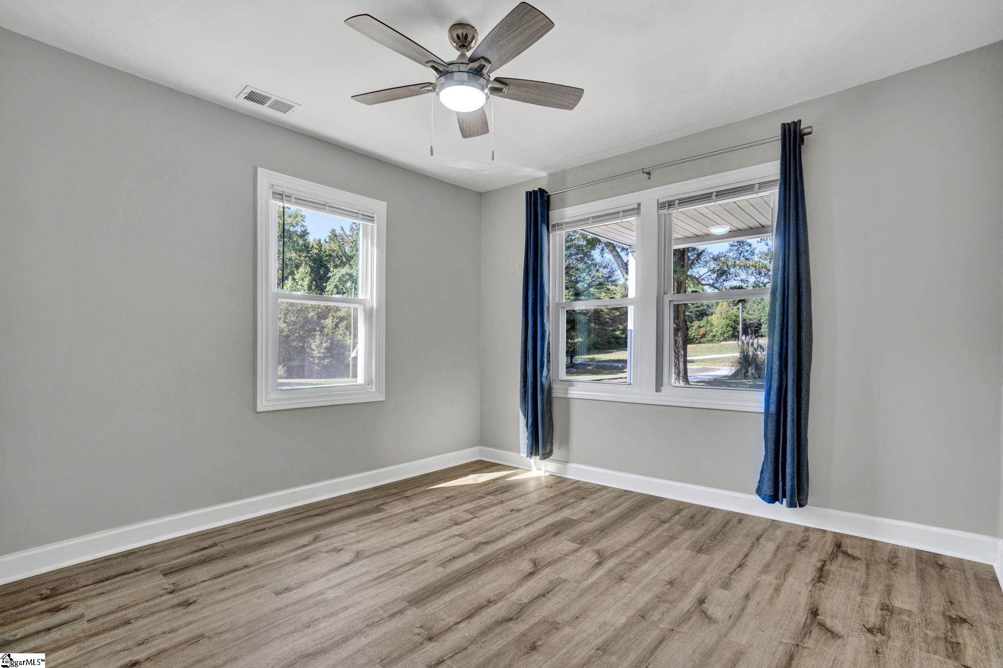 690 Cooper Bridge Road Fountain Inn, SC 29644 - Photo 15 of 37