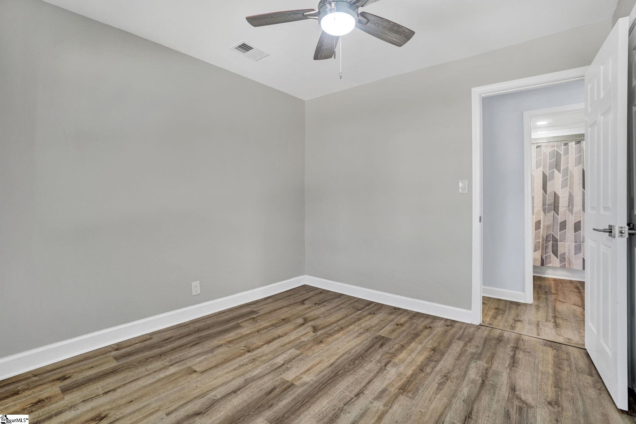690 Cooper Bridge Road Fountain Inn, SC 29644 - Photo 21 of 37