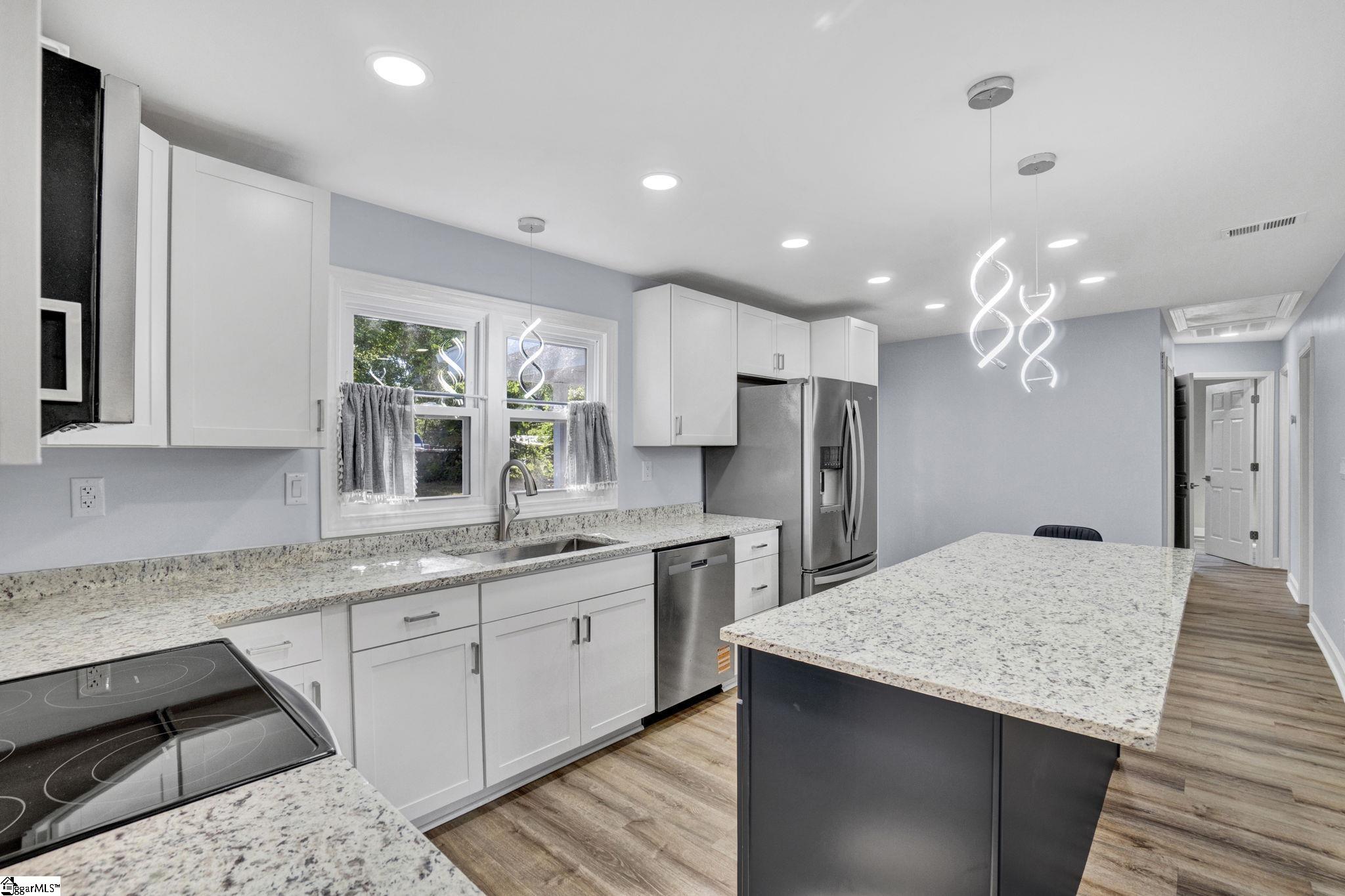 690 Cooper Bridge Road Fountain Inn, SC 29644 - Photo 10 of 37