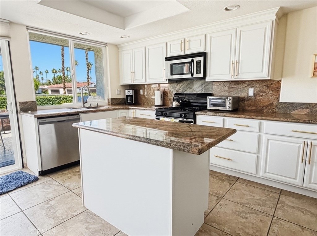 70 Durango Circle Rancho Mirage, CA 92270 - Photo 8 of 16