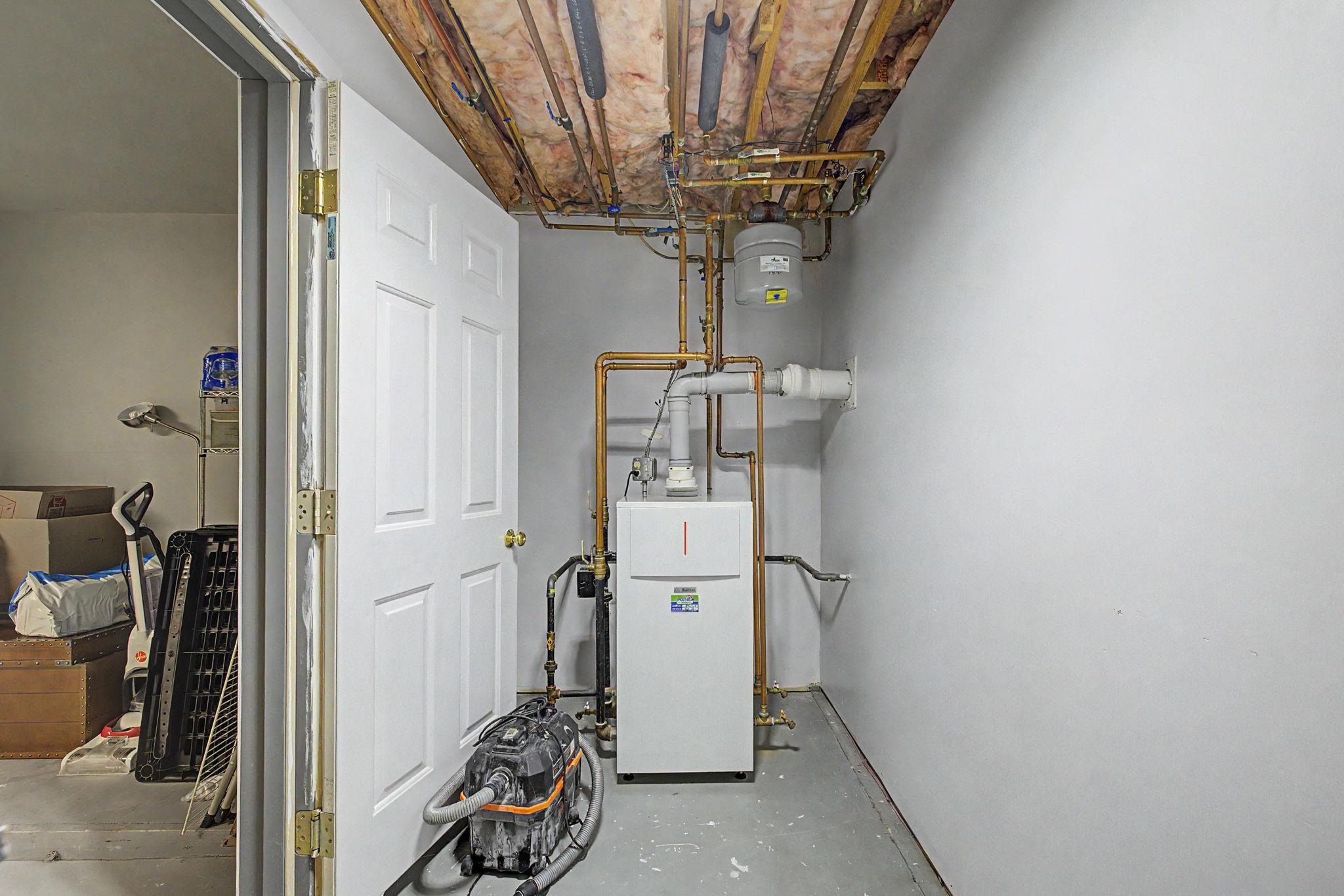 1029 South Mammoth Road, Unit 15 Manchester, NH 03109 - Photo 26 of 37