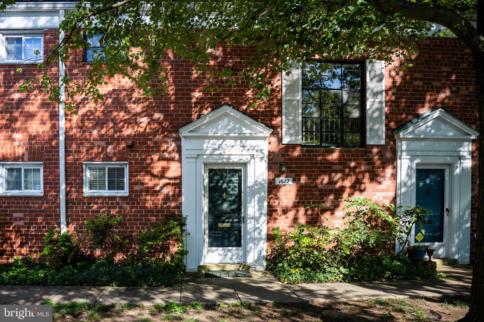 1612 Fitzgerald Lane Alexandria, VA 22302 - Photo 1 of 20