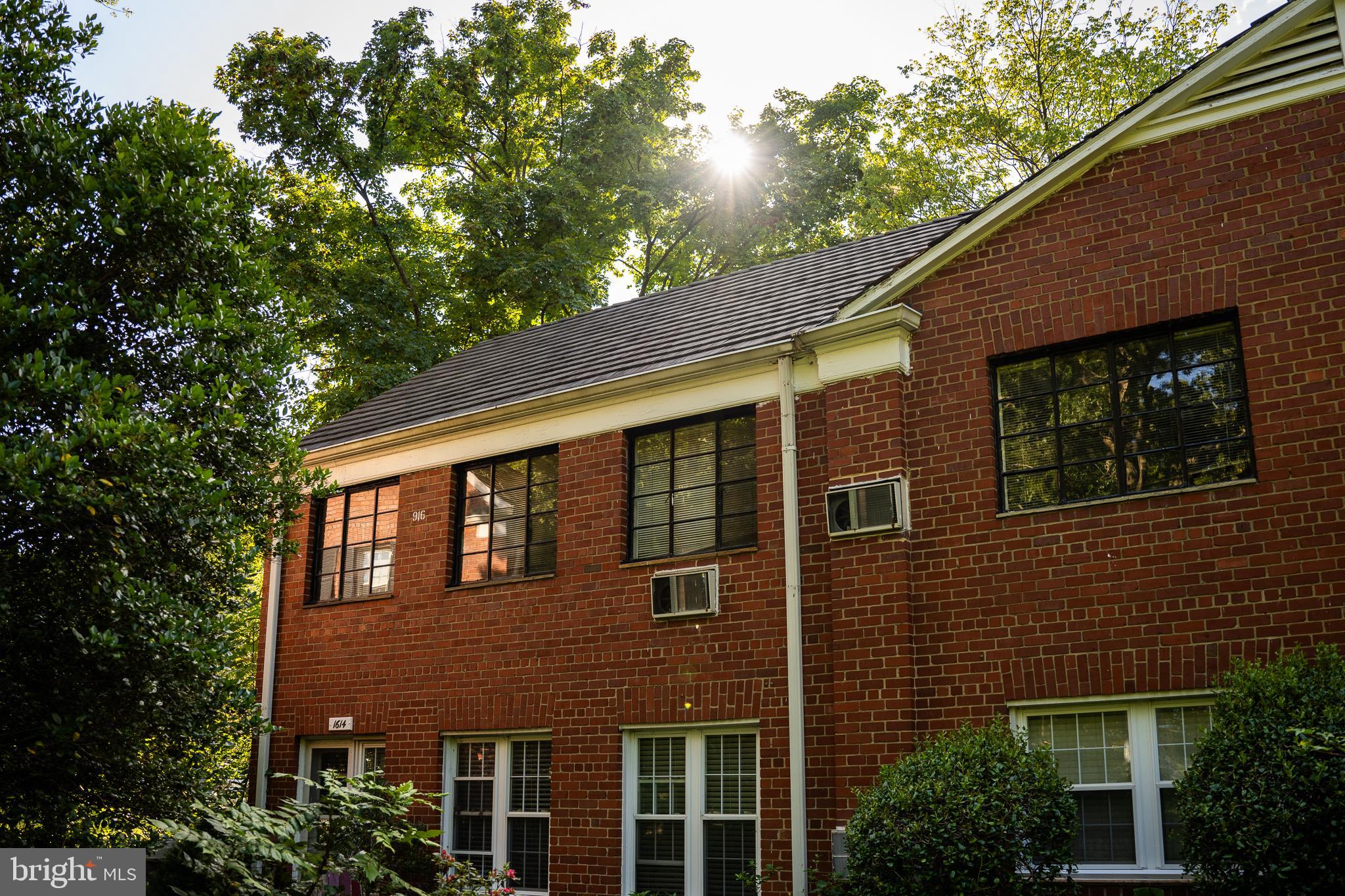 1612 Fitzgerald Lane Alexandria, VA 22302 - Photo 2 of 20