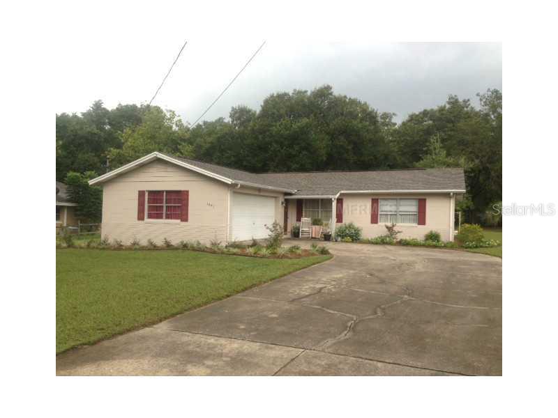 1621 Spring Lake Road Fruitland Park, FL 34731 - Photo 1 of 1 Exterior Front