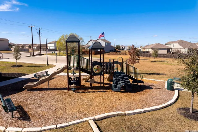 $1,695 | 10918 Airmen Drive, Converse, TX 78109