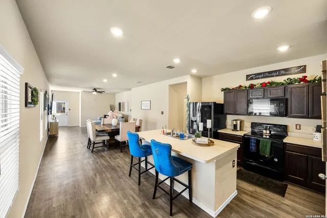 $1,695 | 10918 Airmen Drive, Converse, TX 78109