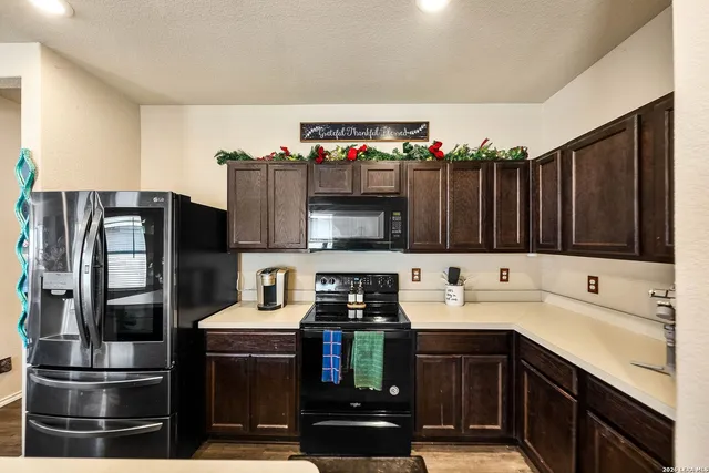 $1,695 | 10918 Airmen Drive, Converse, TX 78109