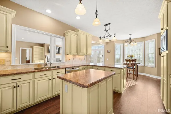 $559,900 | 13681 West Auburn Ridge Court, Linton, IN 47441