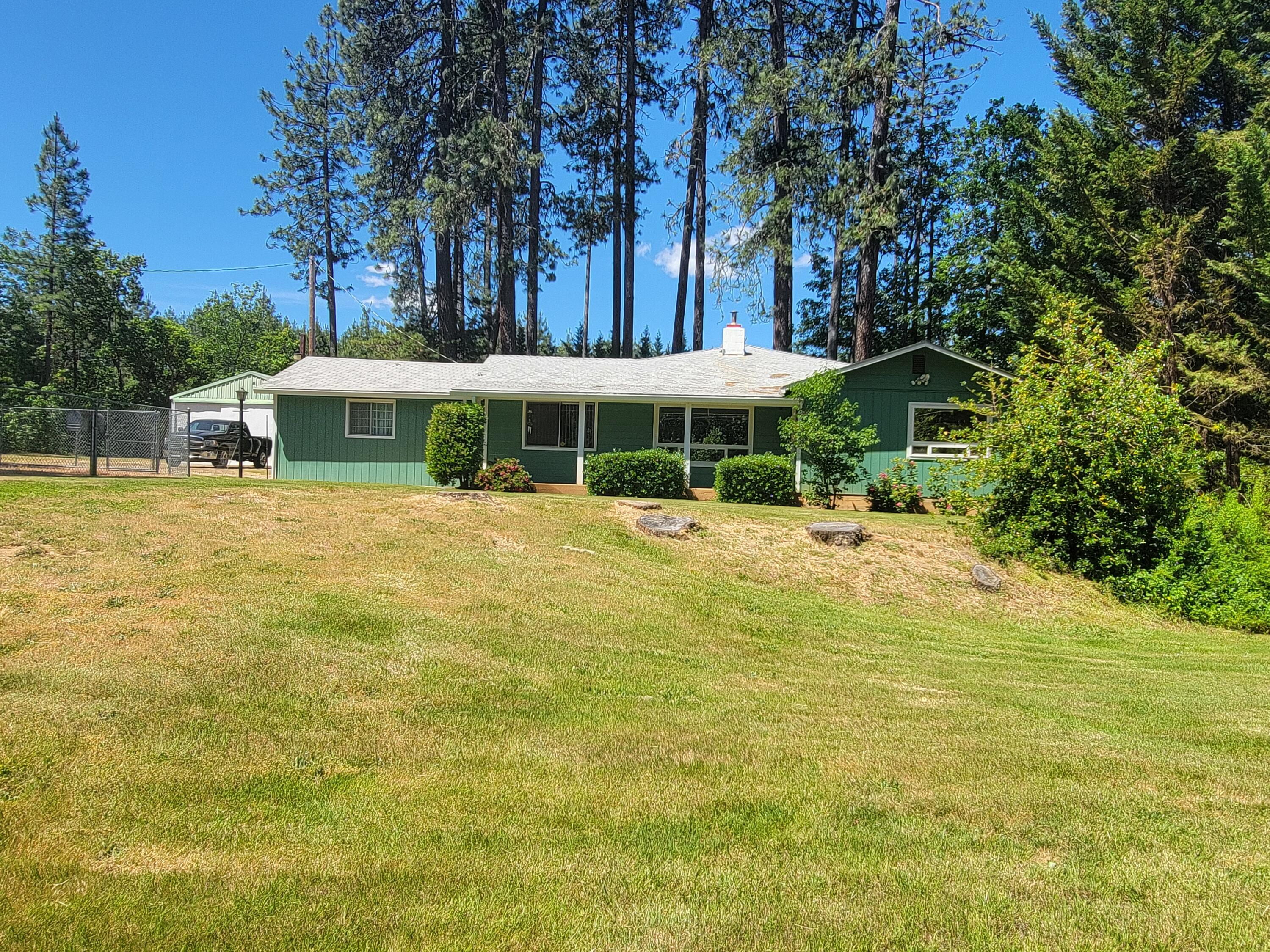 1130 North Old Stage Road Cave Junction, OR 97523 - Photo 1 of 35 Front of house