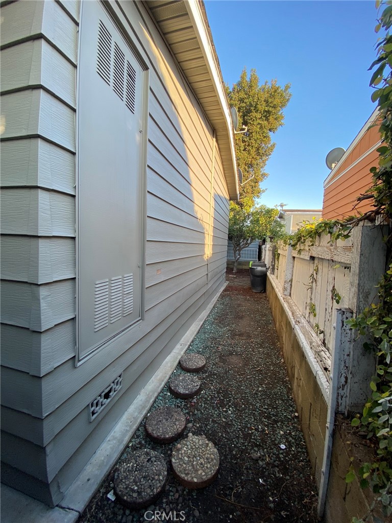 2601 East Victoria Street, Unit 2 Compton, CA 90220 - Photo 4 of 27