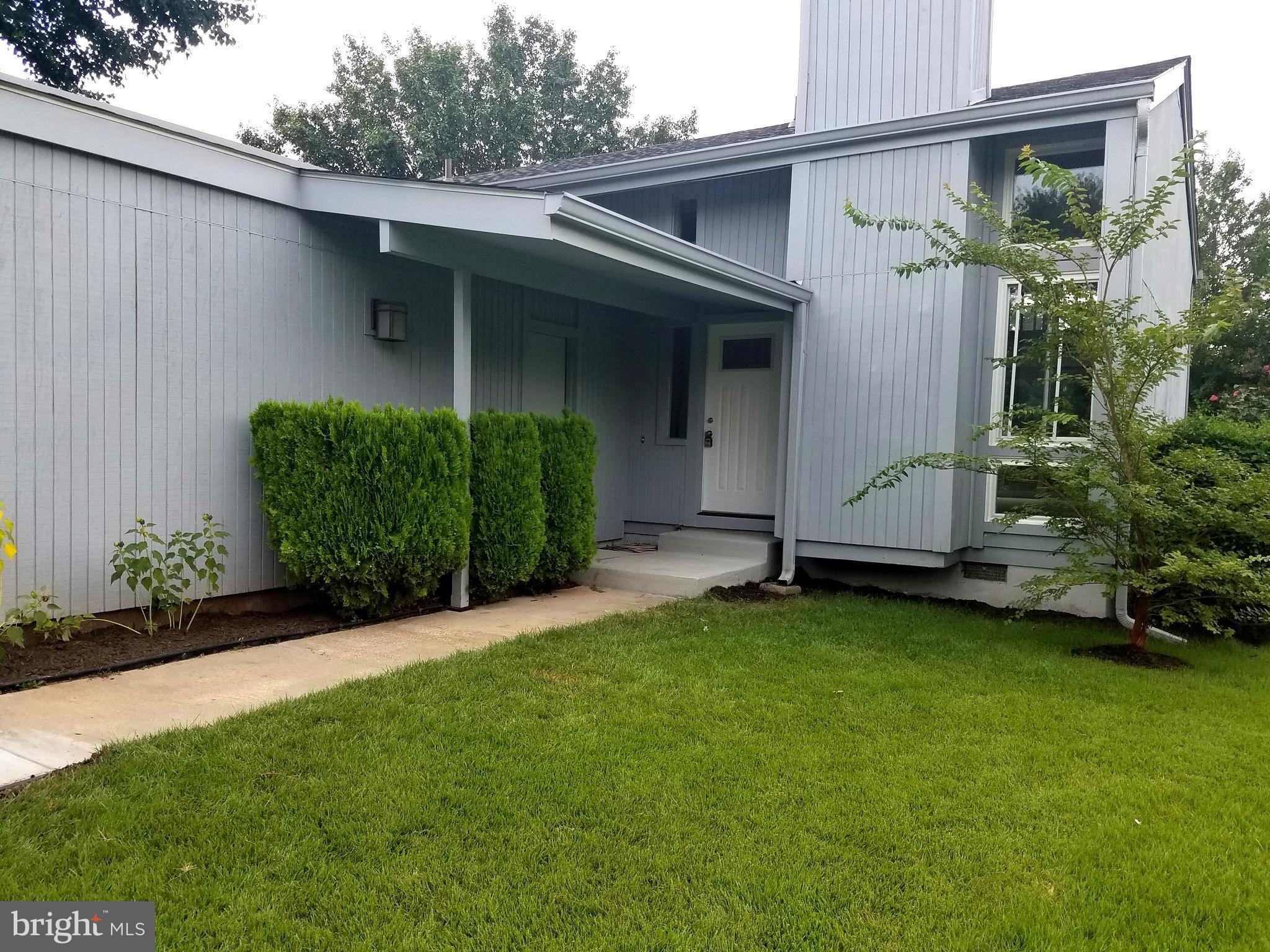 157 Magnolia Road Sterling, VA 20164 - Photo 3 of 24 Exterior (Front)