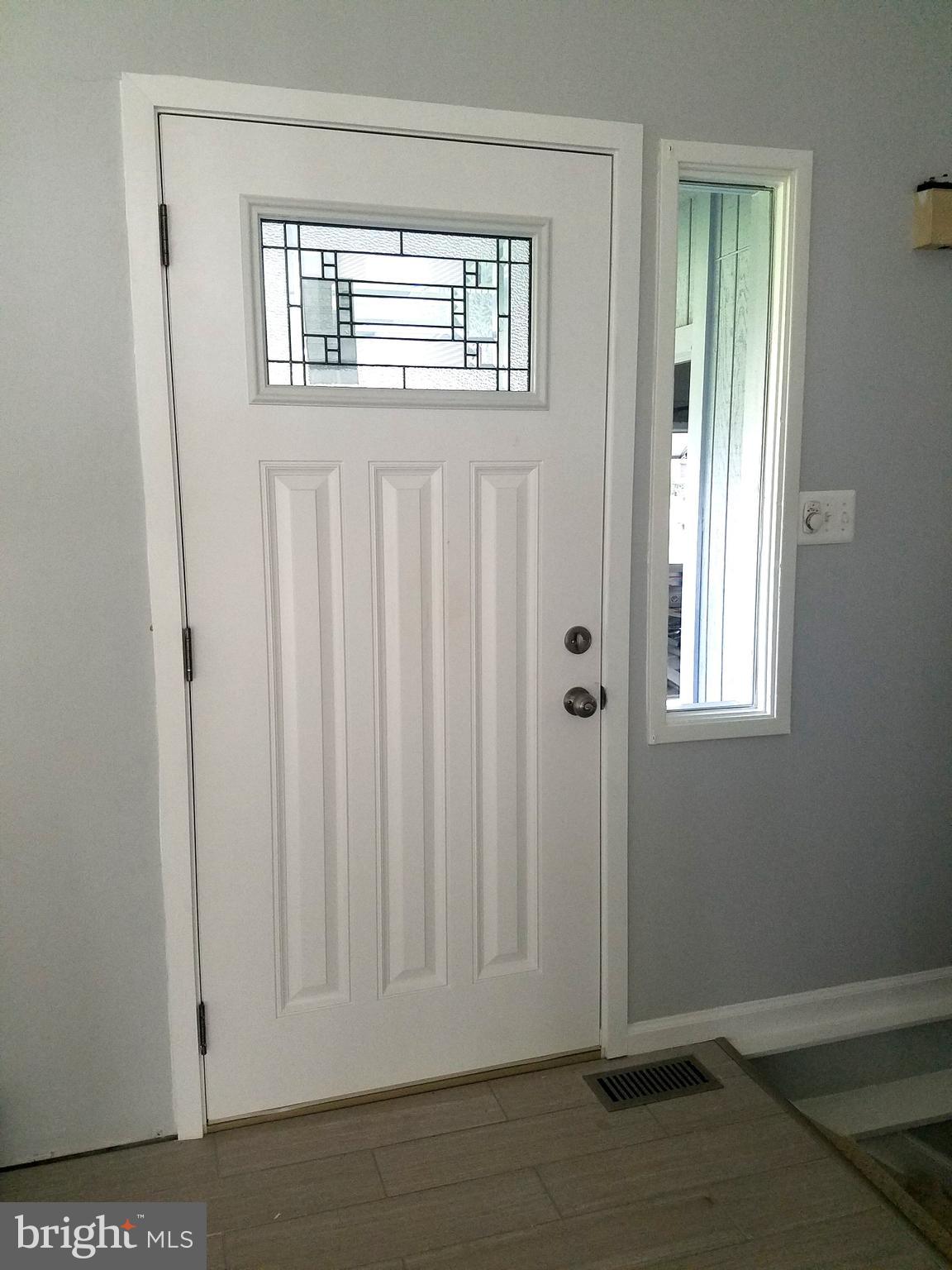157 Magnolia Road Sterling, VA 20164 - Photo 8 of 24 Foyer