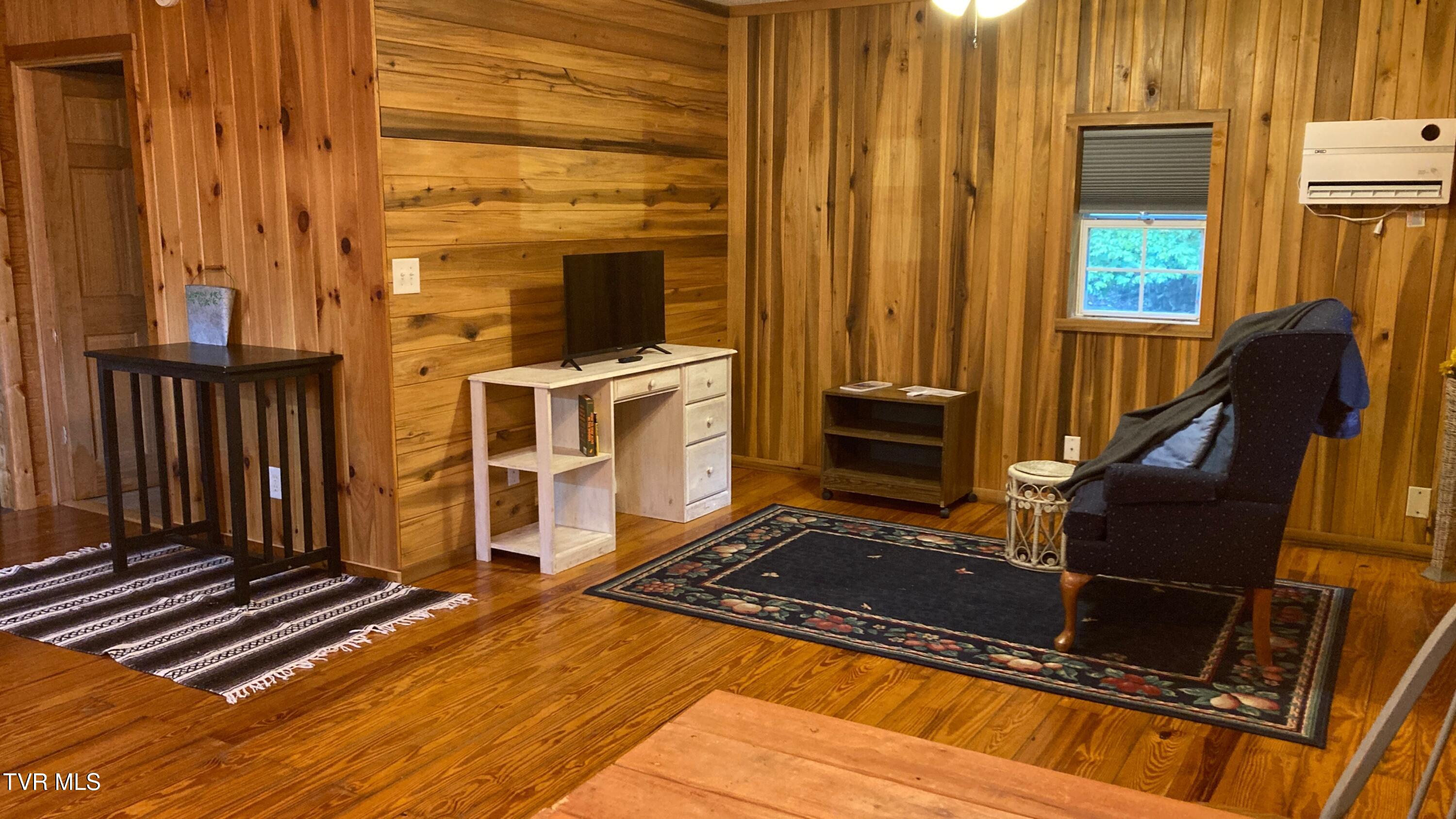 143 Doty Road Roan Mountain, TN 37687 - Photo 23 of 57 IMG_5205